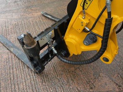 JCB TM220