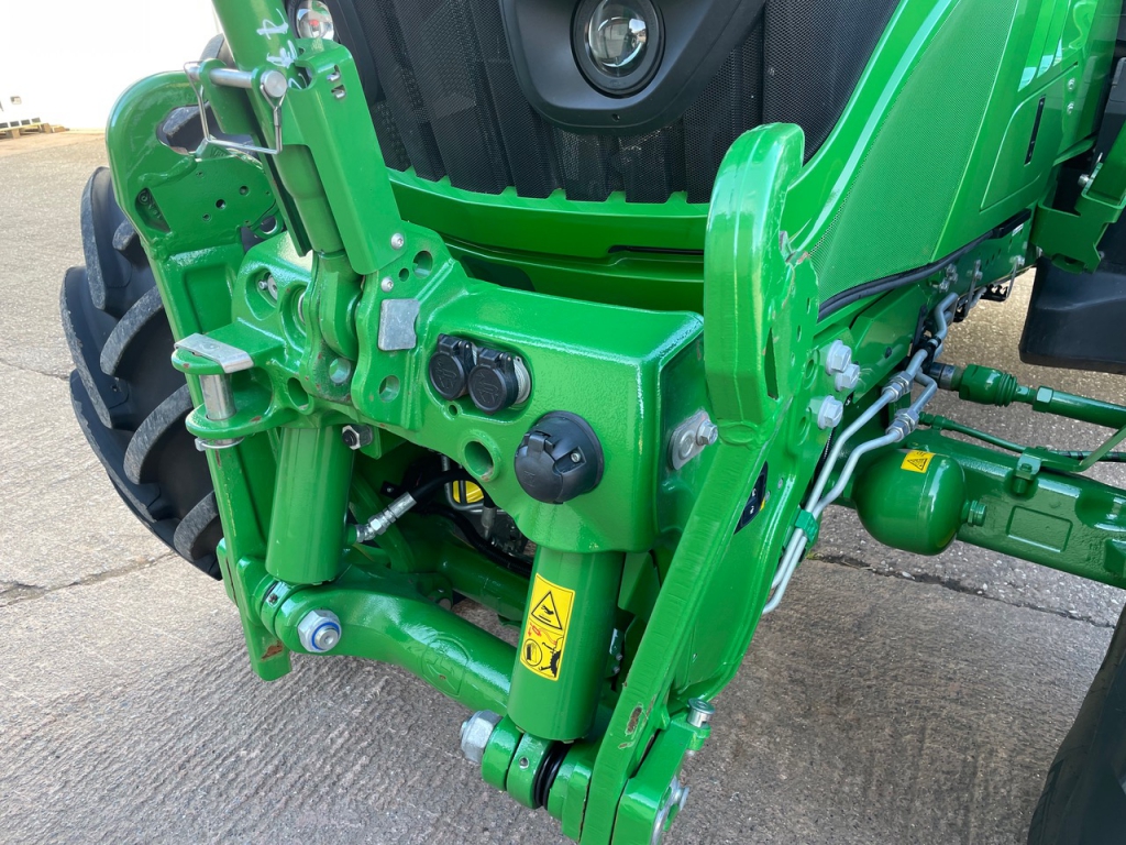 John Deere 6155R