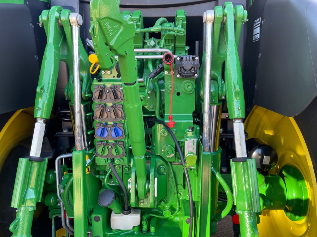 John Deere 6155R