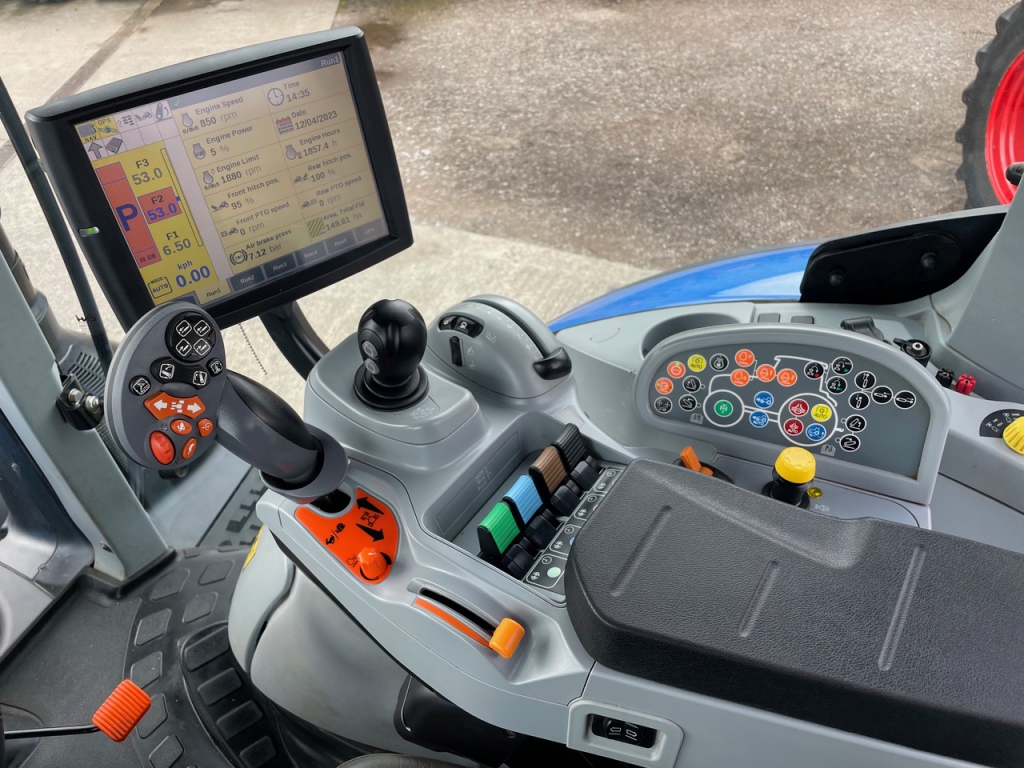 New Holland T7.315