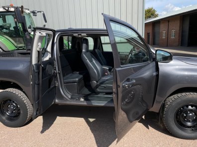 Toyota Hi-Lux Extra-Cab pickup 2.4 Diesel