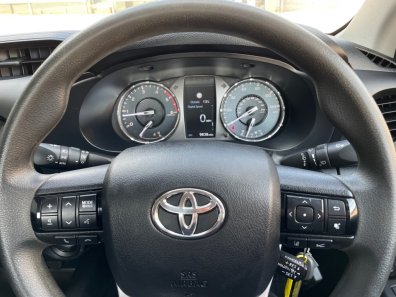 Toyota Hi-Lux Extra-Cab pickup 2.4 Diesel