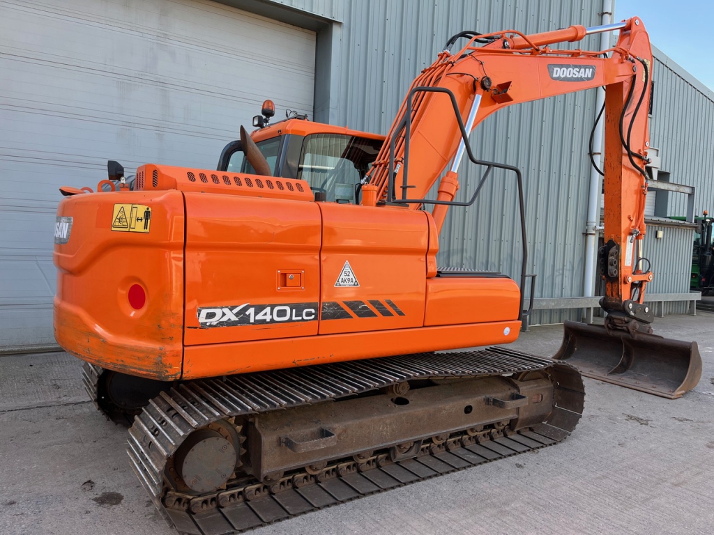 Doosan DX140LC