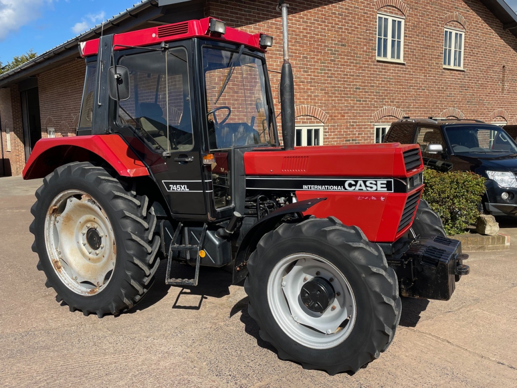 Case 745XL