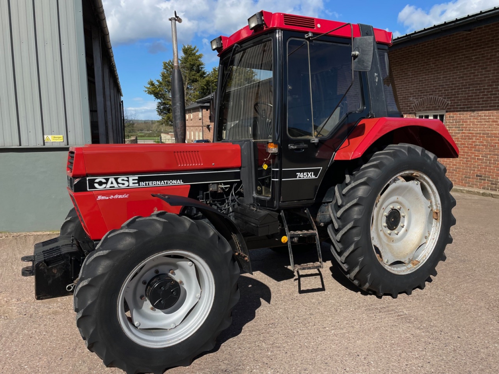 Case 745XL