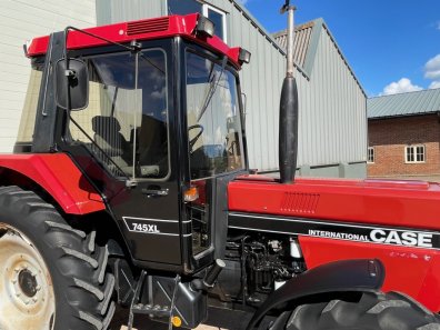 Case 745XL
