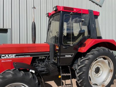 Case 745XL
