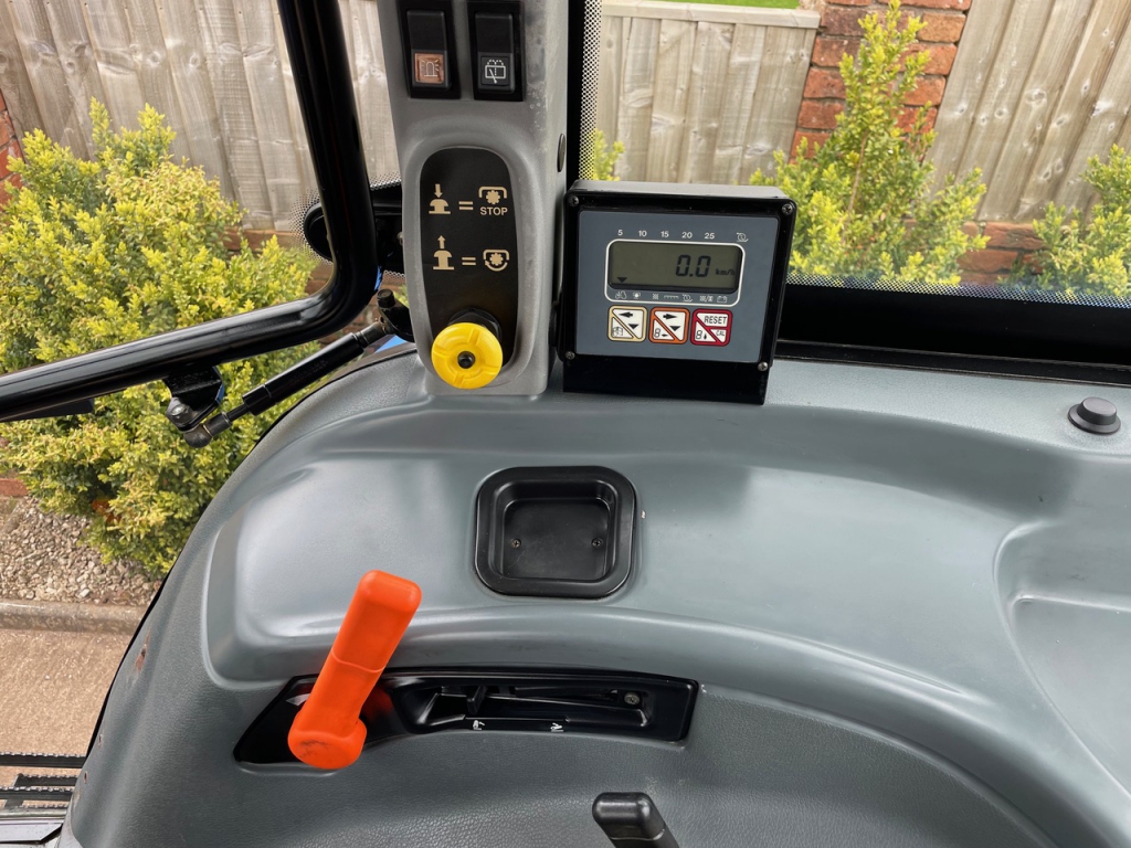 New Holland TL90