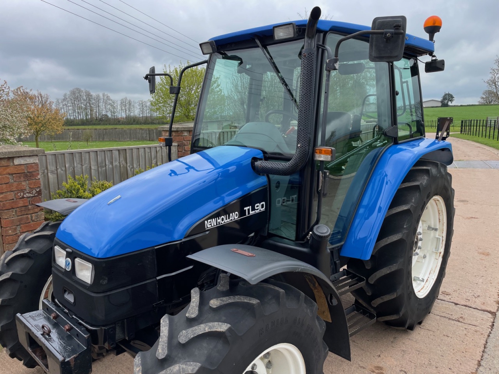 New Holland TL90