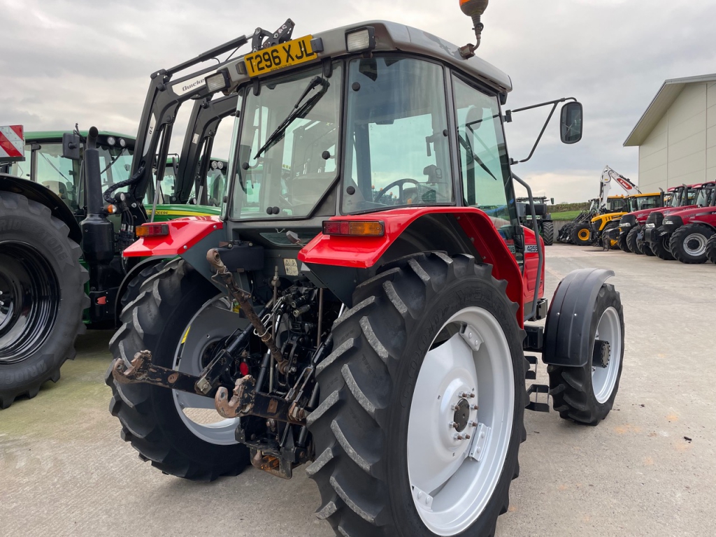 Massey Ferguson 4255