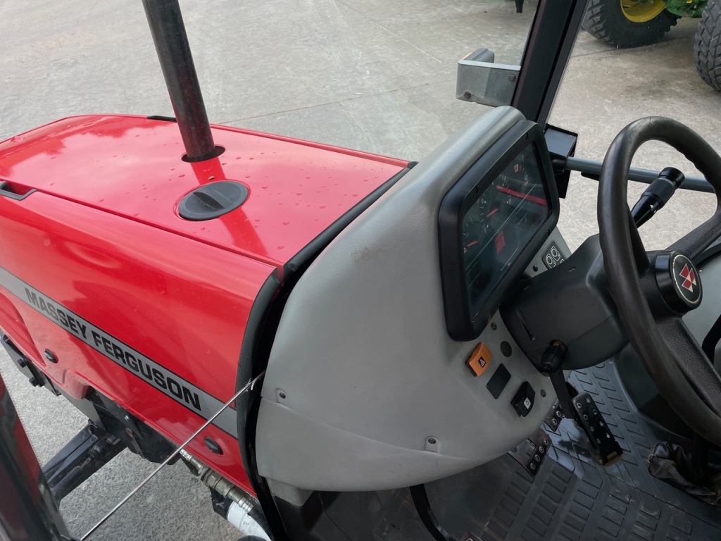 Massey Ferguson 4255