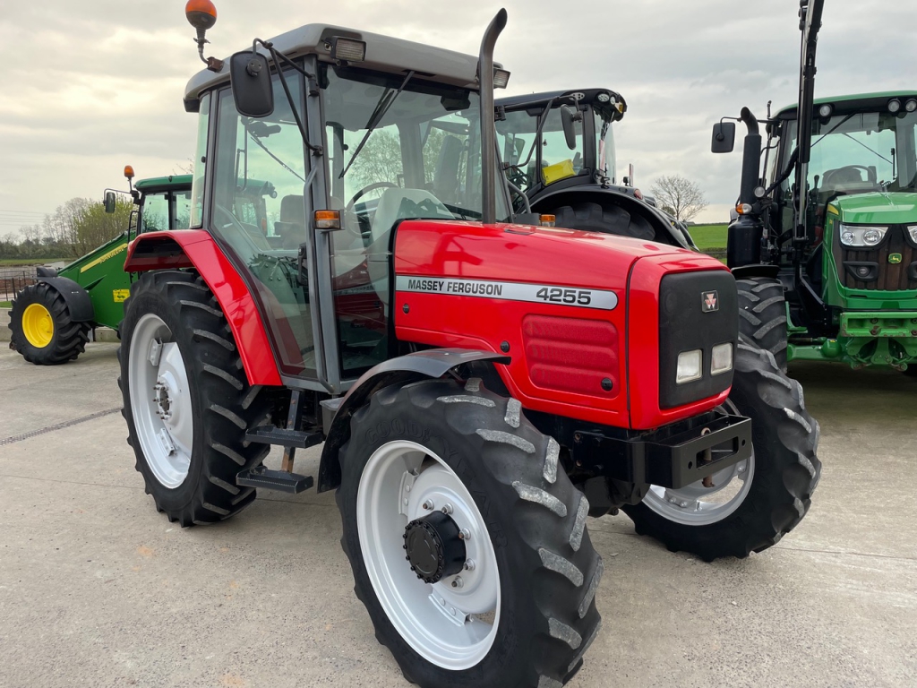 Massey Ferguson 4255