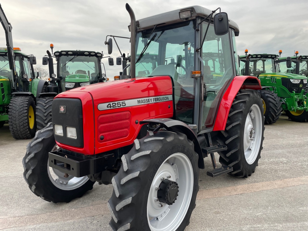 Massey Ferguson 4255