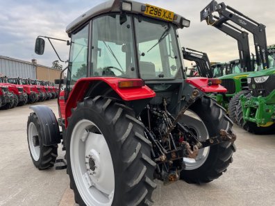 Massey Ferguson 4255