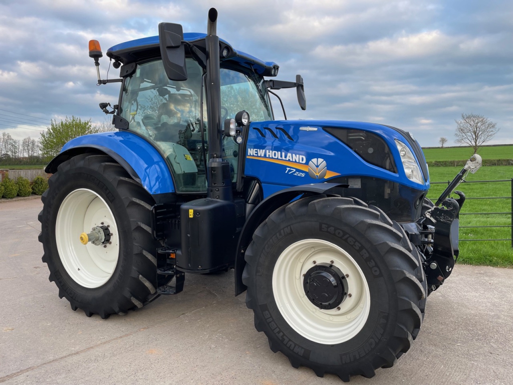 New Holland T7.225