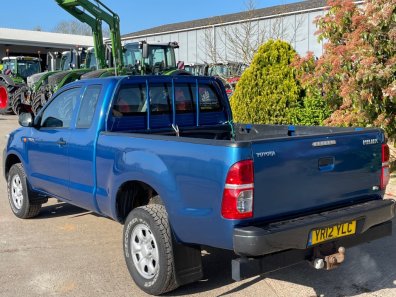 Toyota Hi-Lux Extra Cab