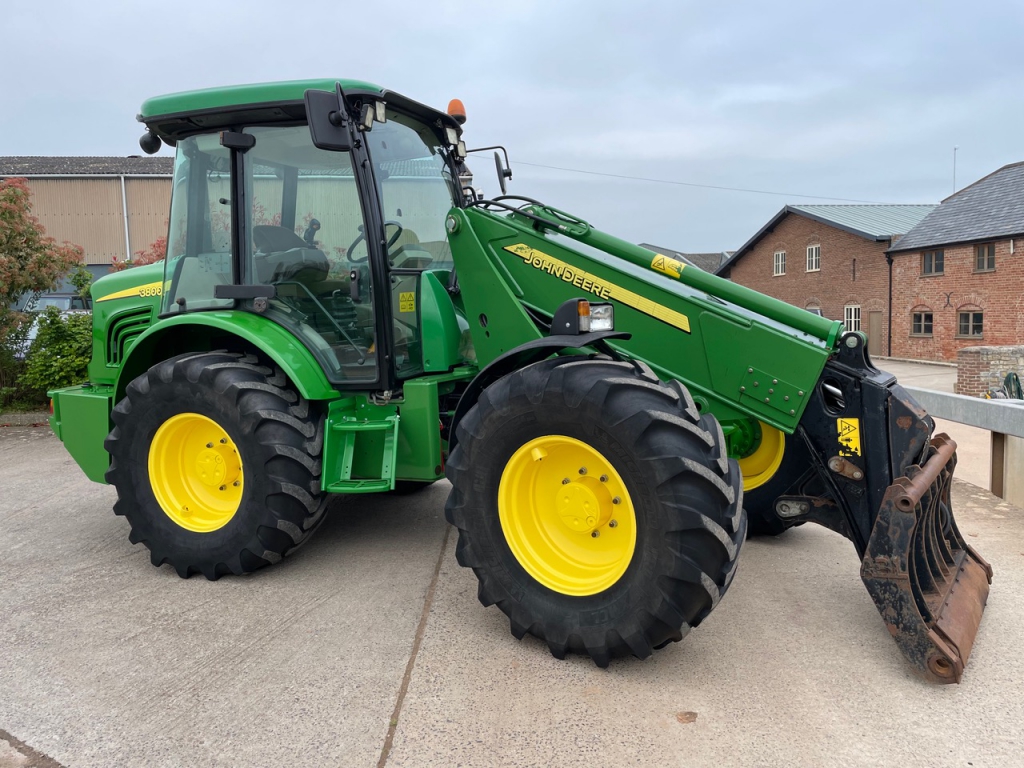 John Deere 3800