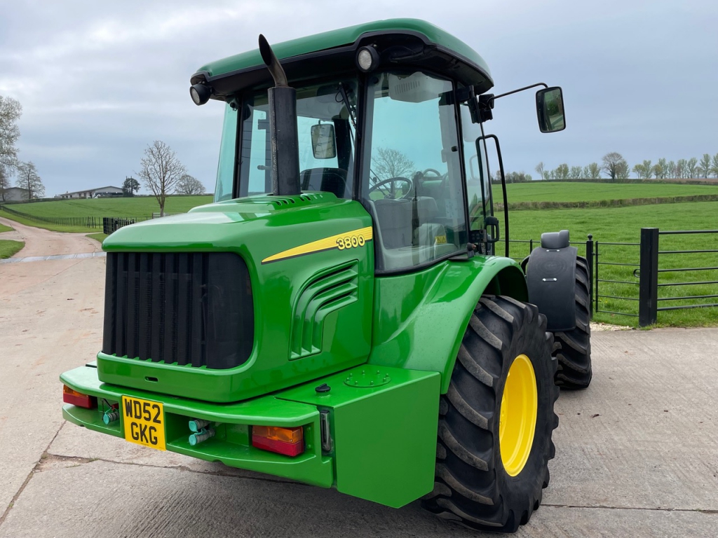 John Deere 3800