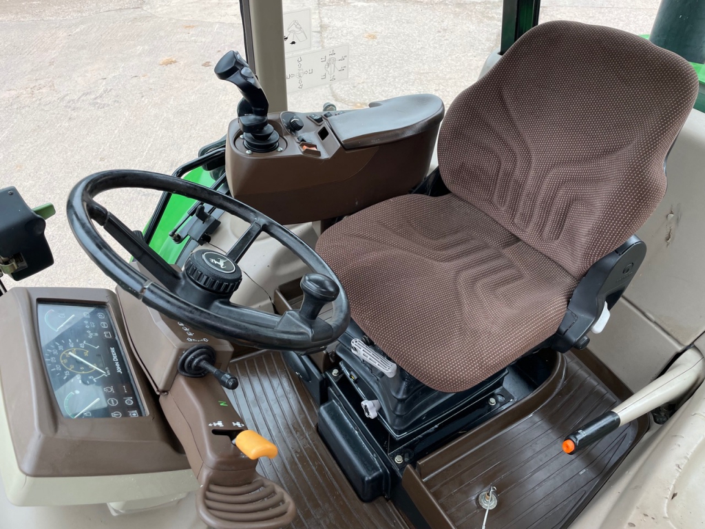 John Deere 3800