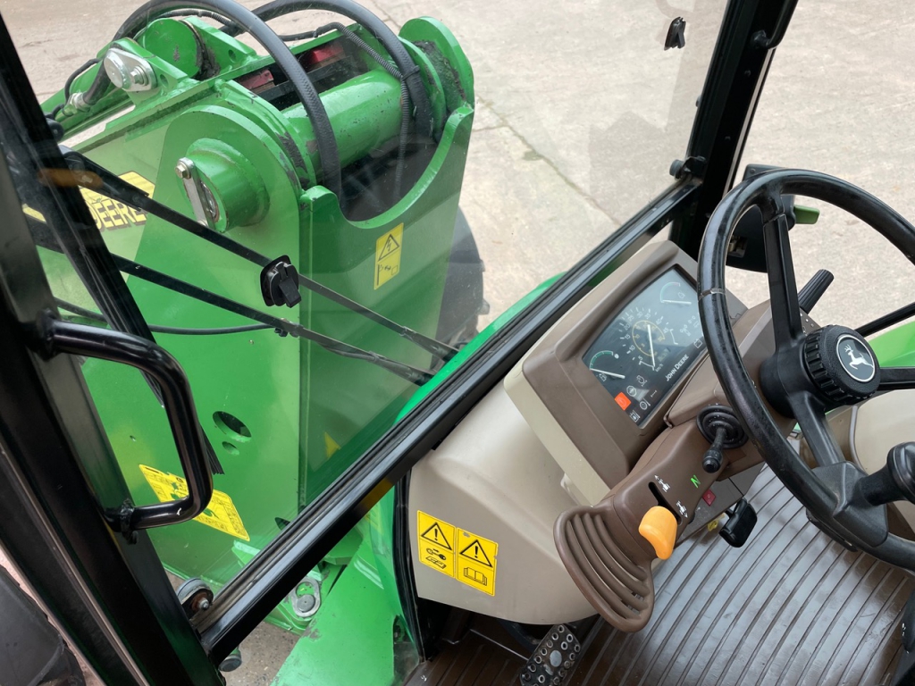 John Deere 3800