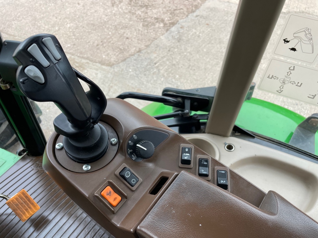 John Deere 3800