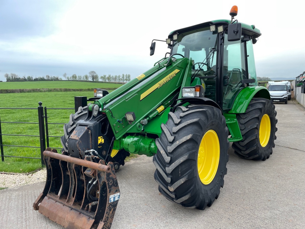 John Deere 3800