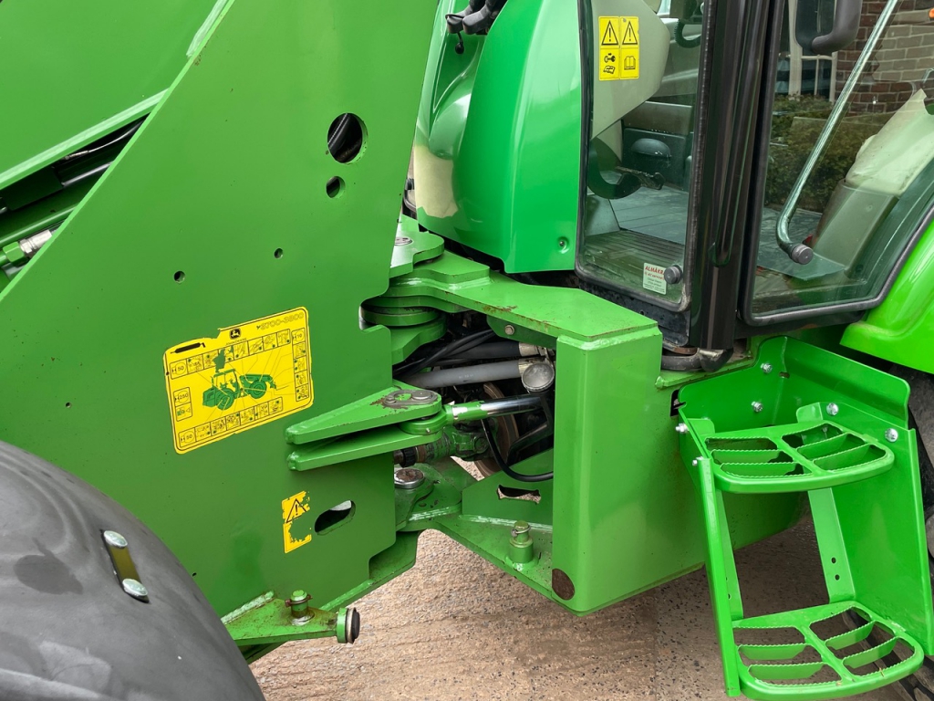 John Deere 3800