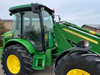 John Deere 3800