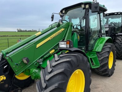 John Deere 3800