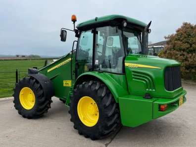 John Deere 3800