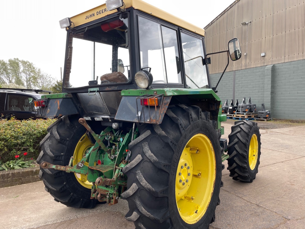 John Deere 2040