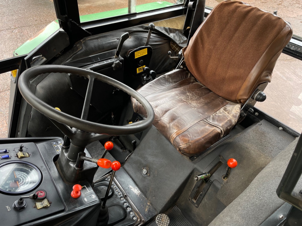 John Deere 2040