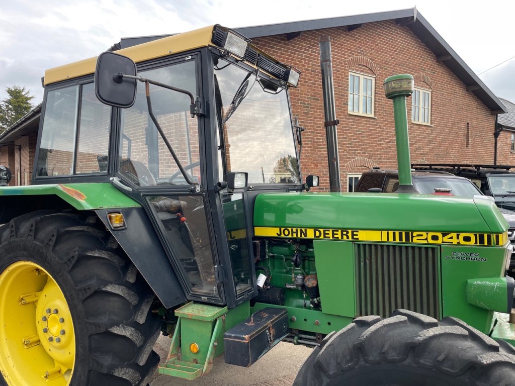 John Deere 2040
