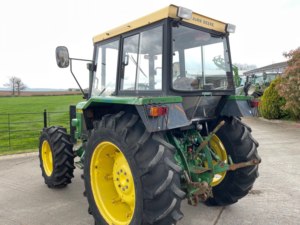 John Deere 2040