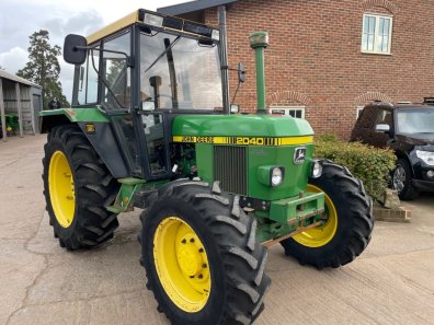 John Deere 2040