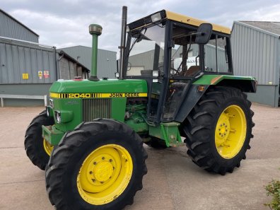 John Deere 2040