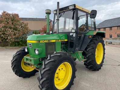 John Deere 2040