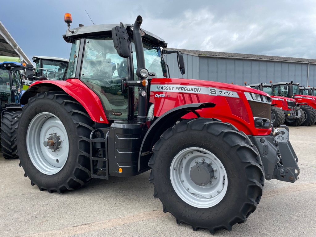 Massey Ferguson 7719S Efficient