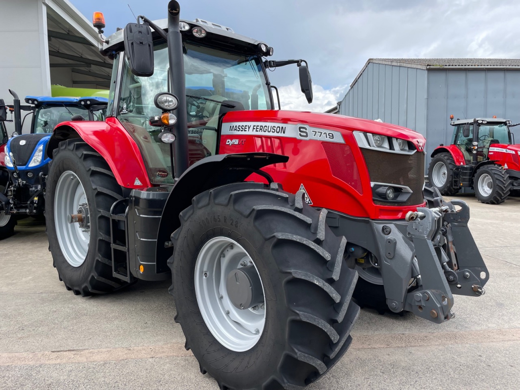 Massey Ferguson 7719S Efficient