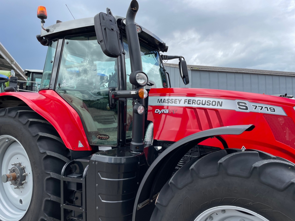 Massey Ferguson 7719S Efficient