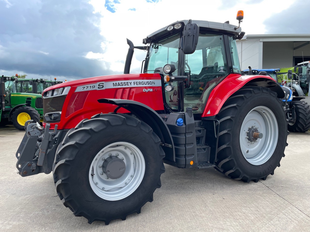 Massey Ferguson 7719S Efficient