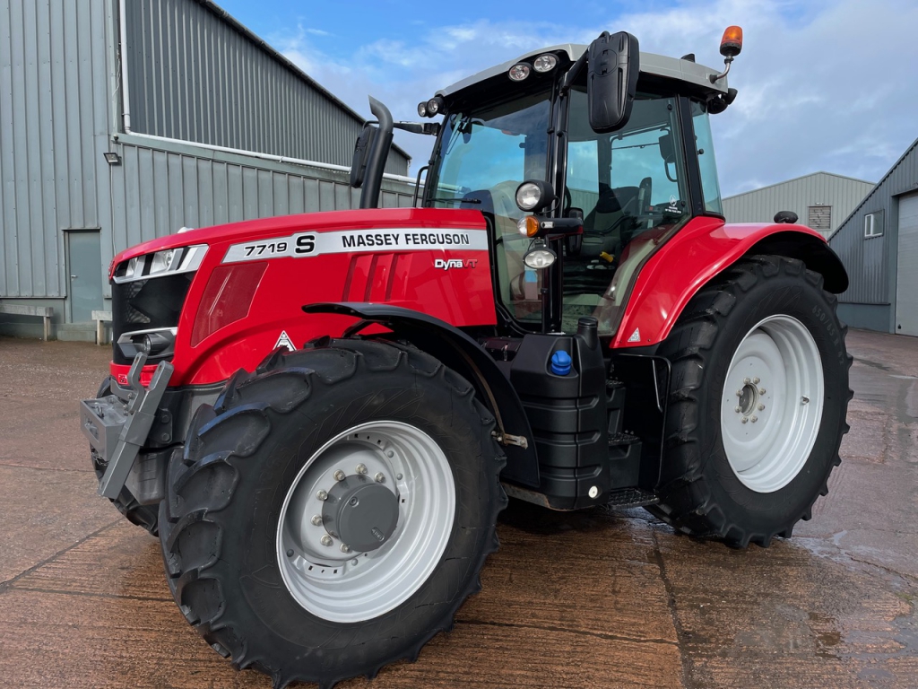 Massey Ferguson 7719S Efficient