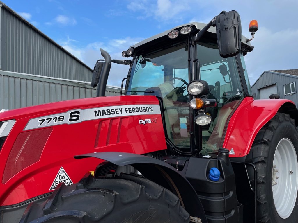 Massey Ferguson 7719S Efficient