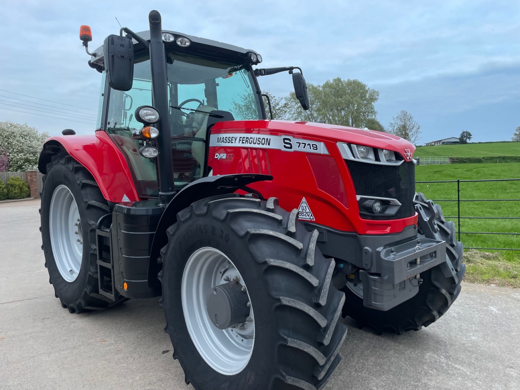 Massey Ferguson 7719S Efficient Dyna-VT