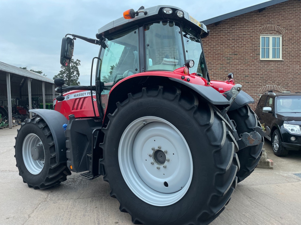 Massey Ferguson 7719S Efficient Dyna-VT