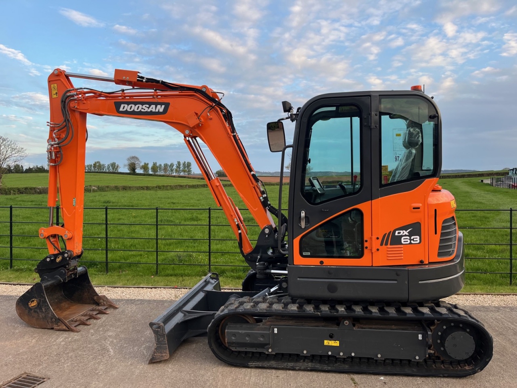 Doosan DX63