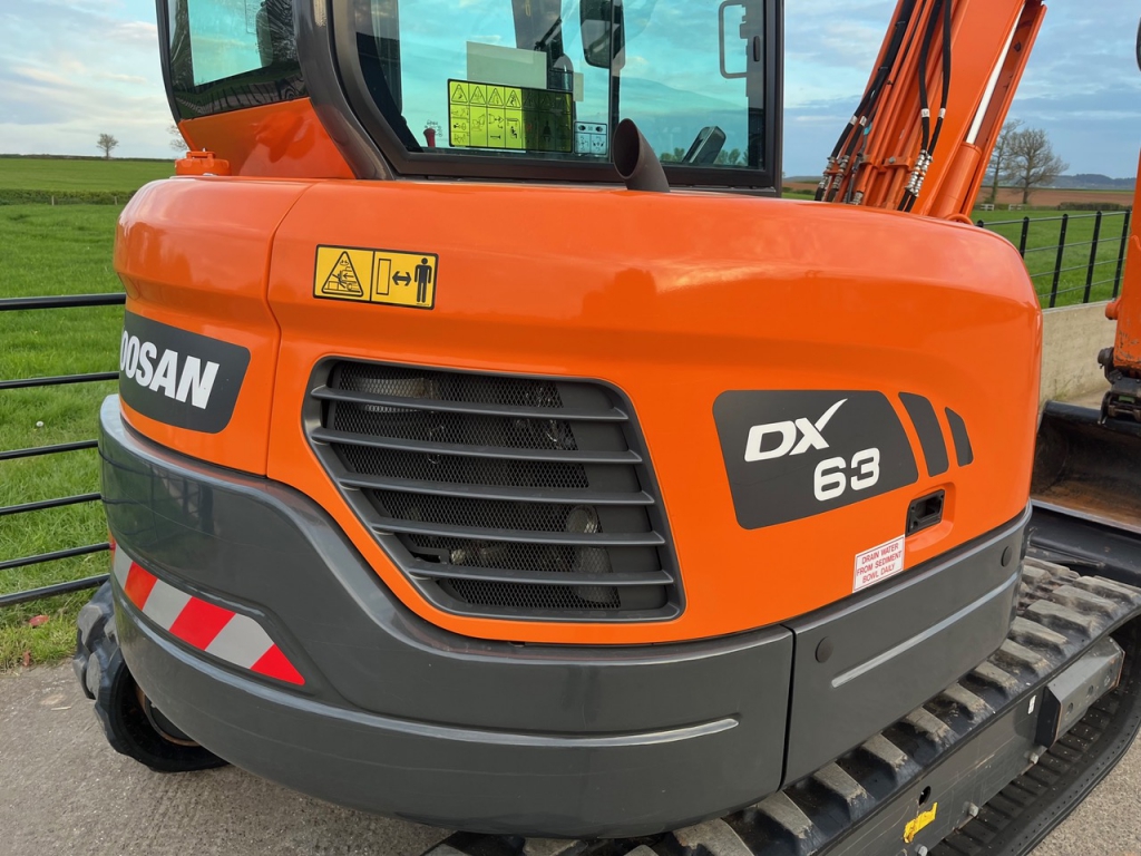 Doosan DX63