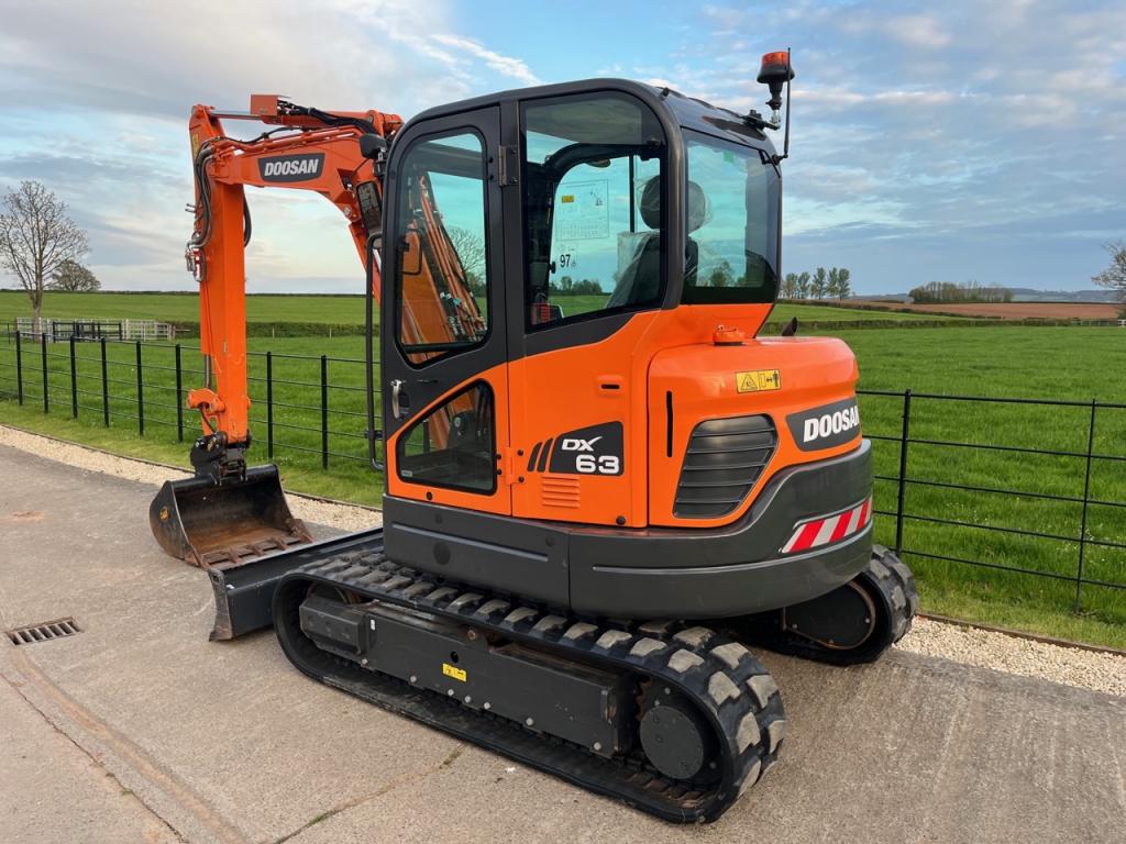 Doosan DX63