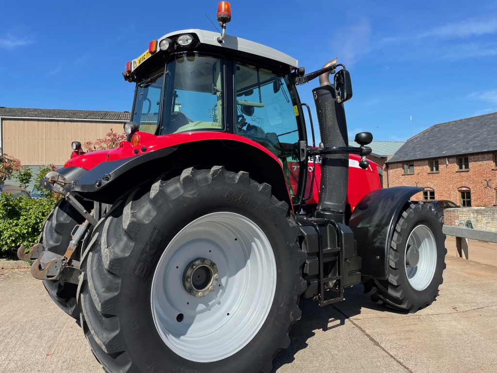 Massey Ferguson 7720 Exclusive