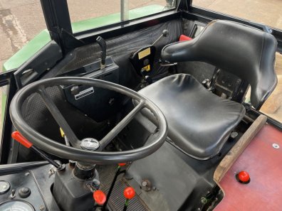 John Deere 2130